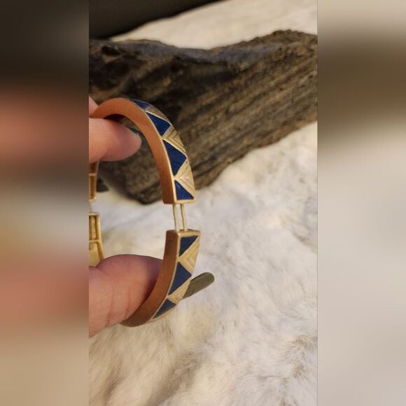 NWOTโLia Sophia "On Point" Navy and gold bracelet - Picture 2 of 5